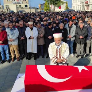 Yedek Subay Ahmet Nejat Köse Giresun'un Eynesil ilçesinde Son Yolculuğuna Uğurlandı - fotoğraf 1