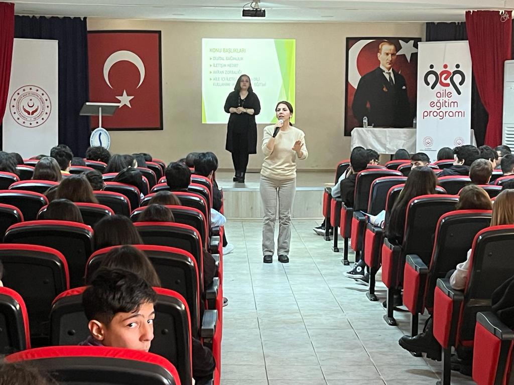 Hacı Sabancı Anadolu Lisesi öğrencilerimize "Akran Zorbalığı, Öfke Kontrolü, Aile İçi İletişim ve Diğital Bağımlılık" eğitimleri verildi.  - fotoğraf 2