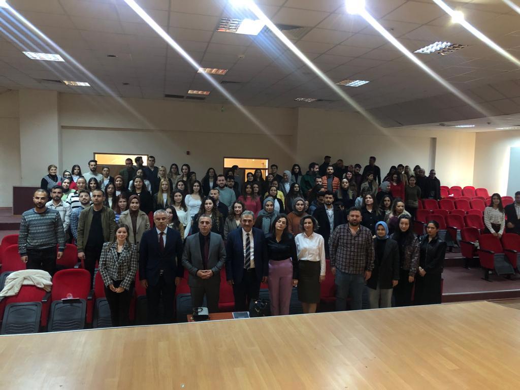 İlimizde göreve yeni başlayan personele yönelik organize edilen oryantasyon eğitimimiz il müdürümüzün açılış konuşmasıyla başladı.  - fotoğraf 1