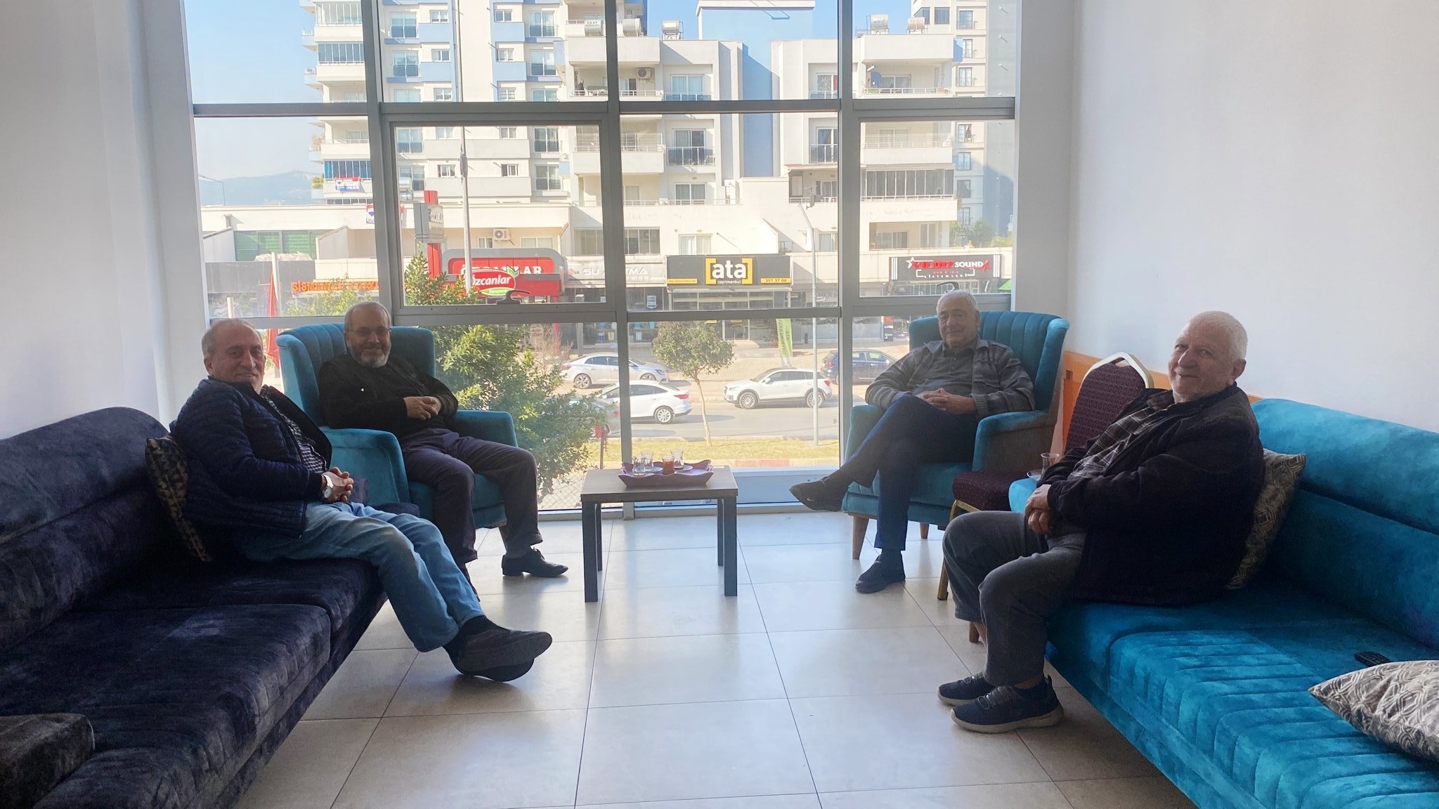 2022 yılında hizmete giren Gündüzlü Bakım ve Aktif Yaşam Merkezi' mizde kıymetli büyüklerimizin kaliteli zaman geçirmeleri  için çok yönlü hizmet anlayışı ile hem psikolojik hem fiziksel olarak yaş almalarını hedefliyoruz. - fotoğraf 2