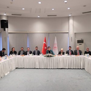 Aile ve Sosyal Hizmetler Bakanımız Derya Yanık, Basın Kuruluşlarının Ankara Temsilcileriyle Bir Araya Geldi - fotoğraf 3