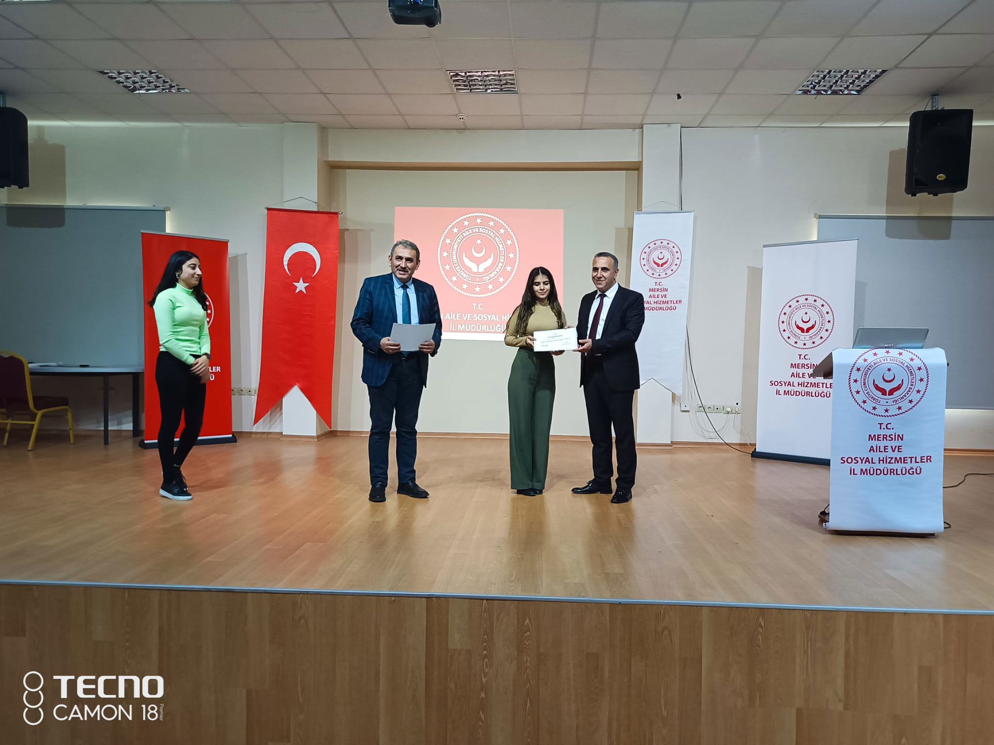 Bakanlığımız  koordinasyonunda,ilimizde göreve yeni başlayan personele yönelik, oryantasyon eğitimimizi tamamlayarak büyük ailemizin yeni üyelerine katılım belgelerini takdim ettik. - fotoğraf 2