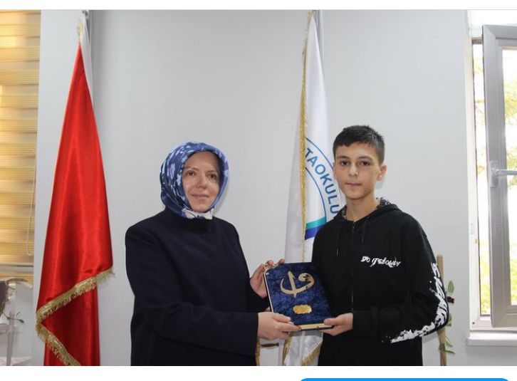 8. Sınıf öğrencisi Baran PULAŞ Hafızlık Eğitimini başarı ile  tamamladı