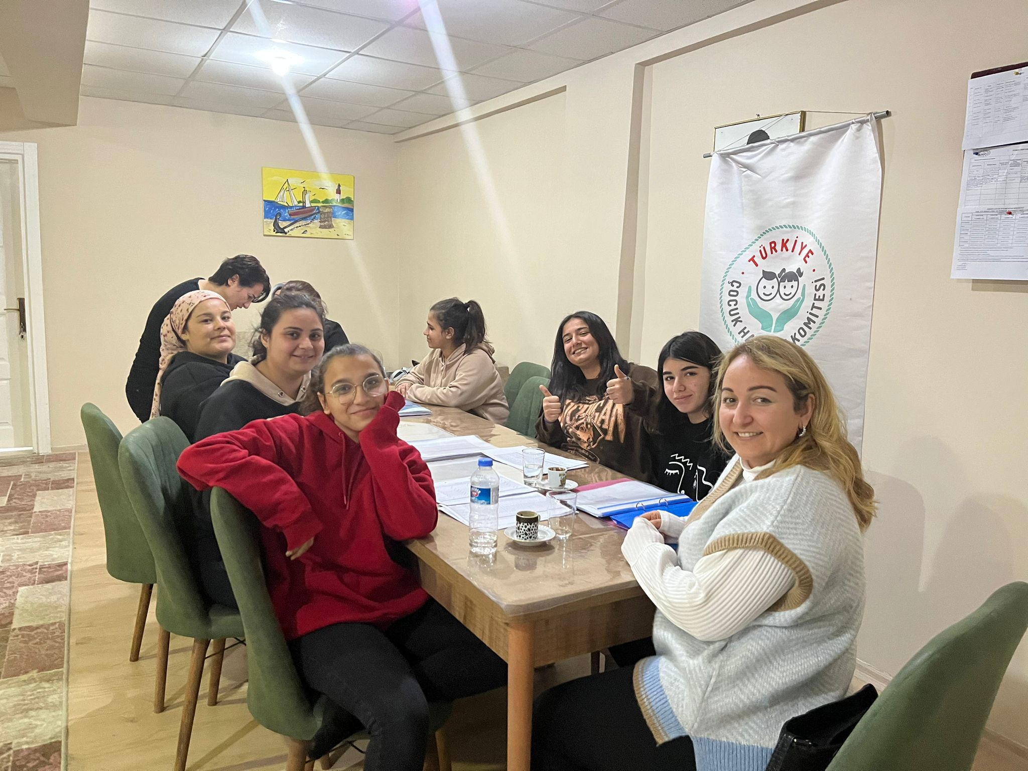Çocuk Hakları Koordinatörlüğünce  komite üyesi çocuklarımıza"Çocuk Hakları,İklim Değişikliği ve Ekolojik Okuryazarlık,Teknoloji Bağımılılığı "eğitimleri düzenlenmiştir. - fotoğraf 1
