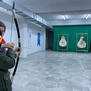 Dijital Bağımlılıkla Mücadele Projesi kapsamında Gençlik Merkezinde Okçuluk Golf  Dart Ebru Sanatı Ve Voleybol Faaliyetleri Yapıldı - fotoğraf 1
