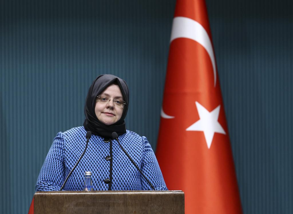 Bakanımız Zehra Zümrüt Selçuk, 5. Dönem Toplu Sözleşme Görüşmeleri ile İlgili Cumhurbaşkanlığı Külliyesi’nde Açıklamalarda Bulundu