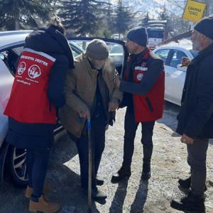 Nurhak Barış Köyünde Eksi 18 Derece Ninelerimizi Ve Dedelerimizi  Alıp Getirdik - fotoğraf 2