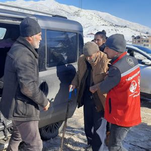 Nurhak Barış Köyünde Eksi 18 Derece Ninelerimizi Ve Dedelerimizi  Alıp Getirdik - fotoğraf 1