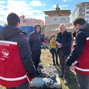 Bakanımız Derya Yanık: “Afet ve acil durumlarda psikososyal destek hizmetleri Bakanlığımız koordinasyonunda yürütülüyor” - fotoğraf 1
