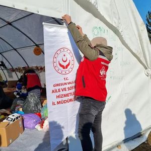 Psikososyal Ekiplerimiz Elbistanda Oyun Çadırı Kurdu - fotoğraf 1