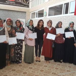 Tuşba SHM’den kadınlara “Çocuk Yetiştirmede Temel Beceriler” katılım Belgesi verildi - fotoğraf 1