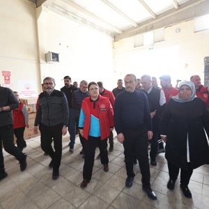 Aile ve Sosyal Hizmetler Bakanımız Derya Yanık Kahramanmaraş’ta Depremzedeleri Ziyaret Etti - fotoğraf 10