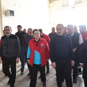 Aile ve Sosyal Hizmetler Bakanımız Derya Yanık Kahramanmaraş’ta Depremzedeleri Ziyaret Etti - fotoğraf 10