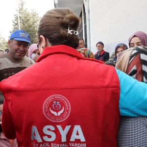 Aile ve Sosyal Hizmetler Bakanımız Derya Yanık Kahramanmaraş’ta Depremzedeleri Ziyaret Etti - fotoğraf 16