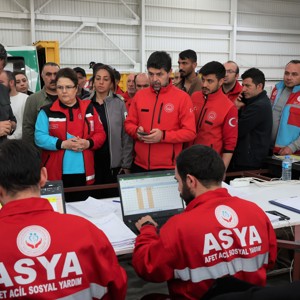 Aile ve Sosyal Hizmetler Bakanımız Derya Yanık Hatay'da Depremzedeleri Ziyaret Etti - fotoğraf 5