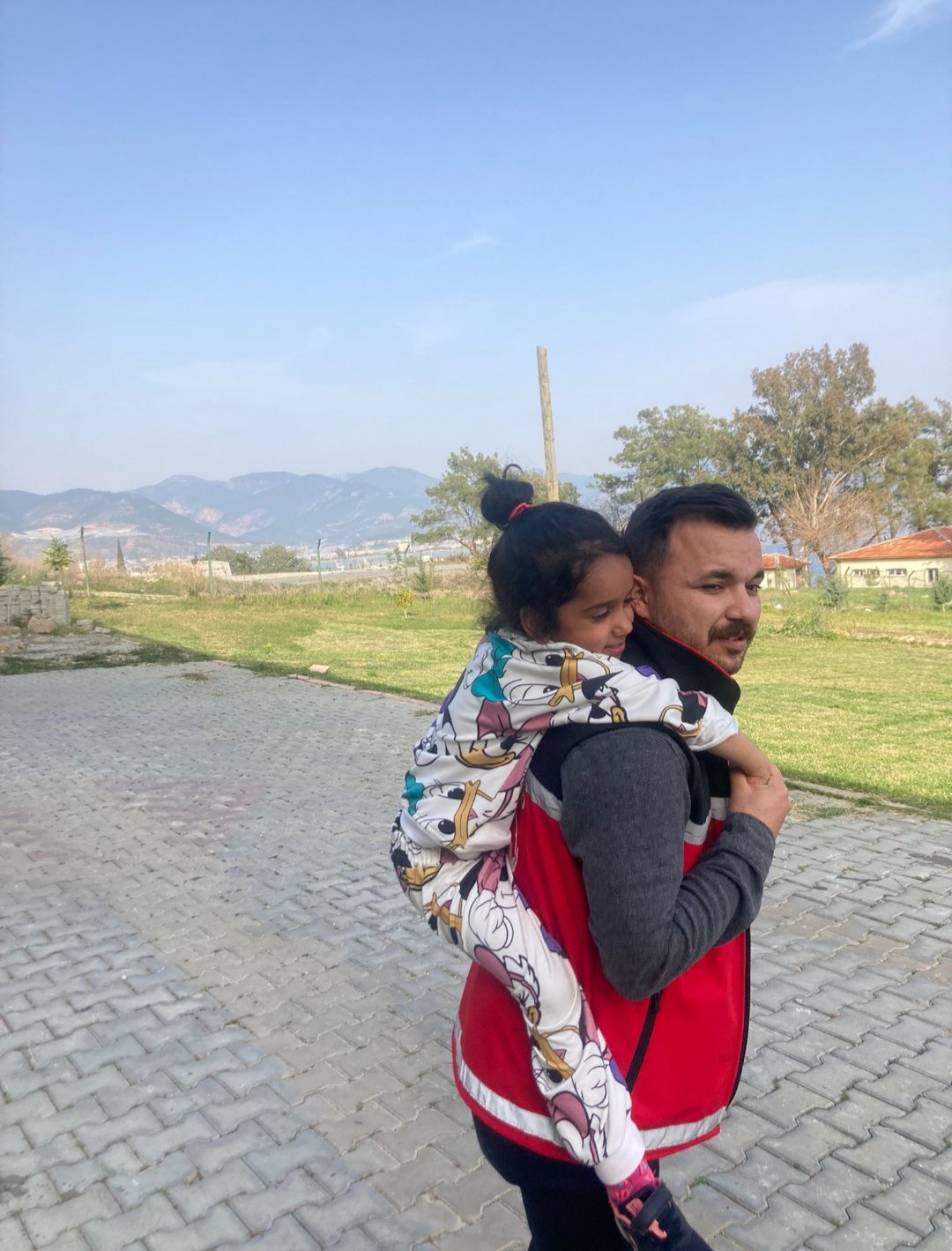 Psikososyal destek ekiplerimizle depremden etkilenen çocuklarımız için etkinlikler düzenlemeye devam ediyoruz. - fotoğraf 1