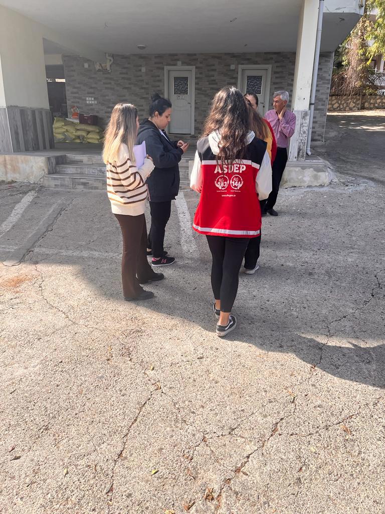 İlimize gelen depremden etkilenen vatandaşlarımıza psikolojik destek olmaya ,onlara rehberlik ve yönlendirme yapmaya hız kesmeden devam ediyoruz. Yaralarımızı birlikte saracağız.  - fotoğraf 2