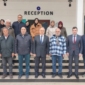 Valimiz Sayın Muammer EROL İlimize Gelen Depremzedelere Ziyarette Bulundu - fotoğraf 1