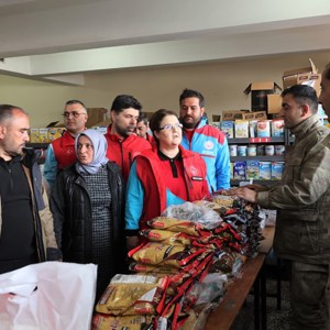 Aile ve Sosyal Hizmetler Bakanımız Derya Yanık Kahramanmaraş’ta Depremzedeleri Ziyaret Etti - fotoğraf 13