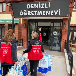 8 Mart Dünya Kadınlar Günü vesilesiyle Aile ve Sosyal Hizmetler İl Müdürlüğümüzce depremzede kadınlarımıza yönelik Moral Ziyaretleri gerçekleştirilmiştir - fotoğraf 1