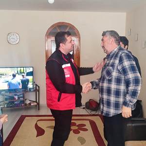 Depremzede  Ailelerimiz ve Kadınlarımıza 8 Mart Dünya Kadınlar günü dolayısıyla moral ziyaretleri gerçekleştirildi.  - fotoğraf 3
