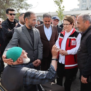 Bakanımız Derya Yanık Adıyaman'da Çadır Kentteki Kadın Kooperatifi İş Atölyesini Ziyaret Etti - fotoğraf 11