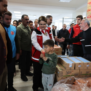 Bakanımız Derya Yanık Adıyaman'da Çadır Kentteki Kadın Kooperatifi İş Atölyesini Ziyaret Etti - fotoğraf 22