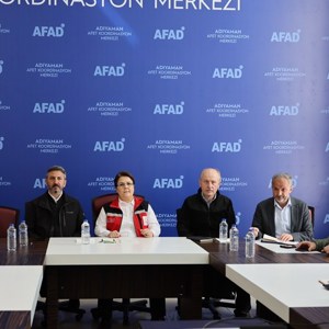 Bakanımız Derya Yanık Adıyaman'da Çadır Kentteki Kadın Kooperatifi İş Atölyesini Ziyaret Etti - fotoğraf 6