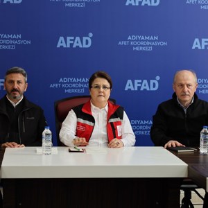 Bakanımız Derya Yanık Adıyaman'da Çadır Kentteki Kadın Kooperatifi İş Atölyesini Ziyaret Etti - fotoğraf 8