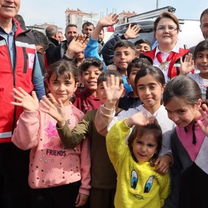 Bakanımız Derya Yanık Adıyaman'da Çadır Kentteki Kadın Kooperatifi İş Atölyesini Ziyaret Etti - fotoğraf 16