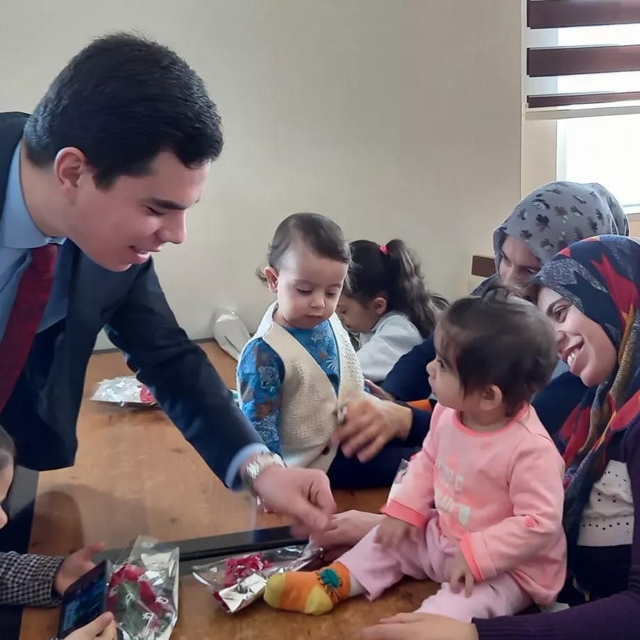 8 Mart Dünya Kadınlar Günü münasebetiyle depremzede aileler ve şehit anneleri ziyaret edildi