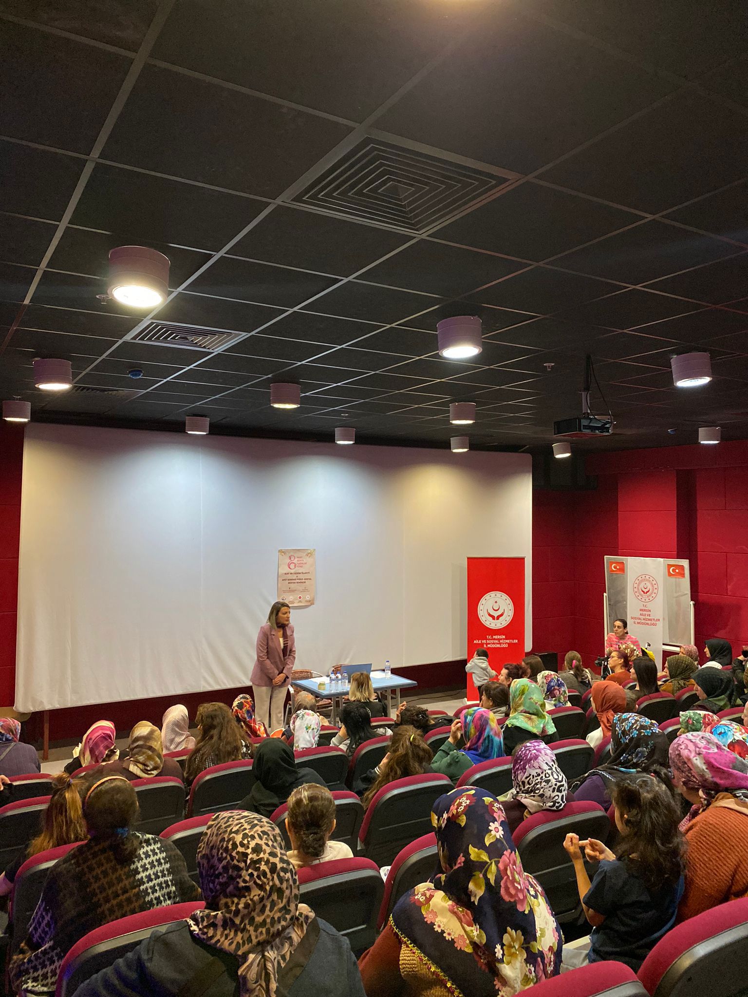 8 Mart Dünya Kadınlar Günü'nde, KYK'da kalan depremden etkilenen kadınlarımıza,klinik psikologlarımız tarafından"Psikososyal Destek Semineri" düzenlendi.  - fotoğraf 2