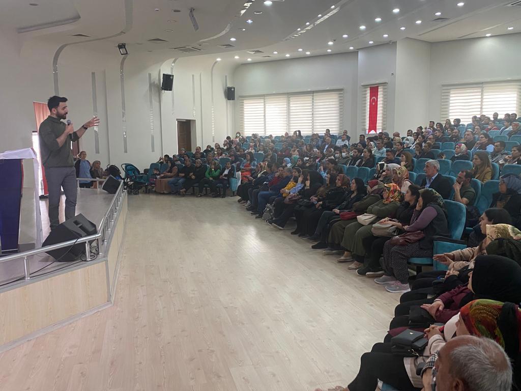 "Koruyucu Aile Tanıtım ve Ön Başvuru" toplantısı Koruyucu Aile birimimiz tarafından düzenlemeye devam ediyor. - fotoğraf 4