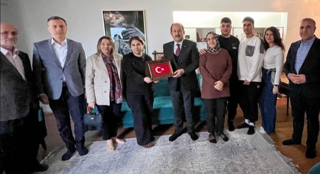 Valimiz Sn.Ali Hamza Pehlivan ile kahraman şehitlerimizin bizlere emaneti çok kıymetli ailelerini ziyaret ettik.   #18MartÇanakkaleZaferiVeŞehitleriAnmaGünü - fotoğraf 1