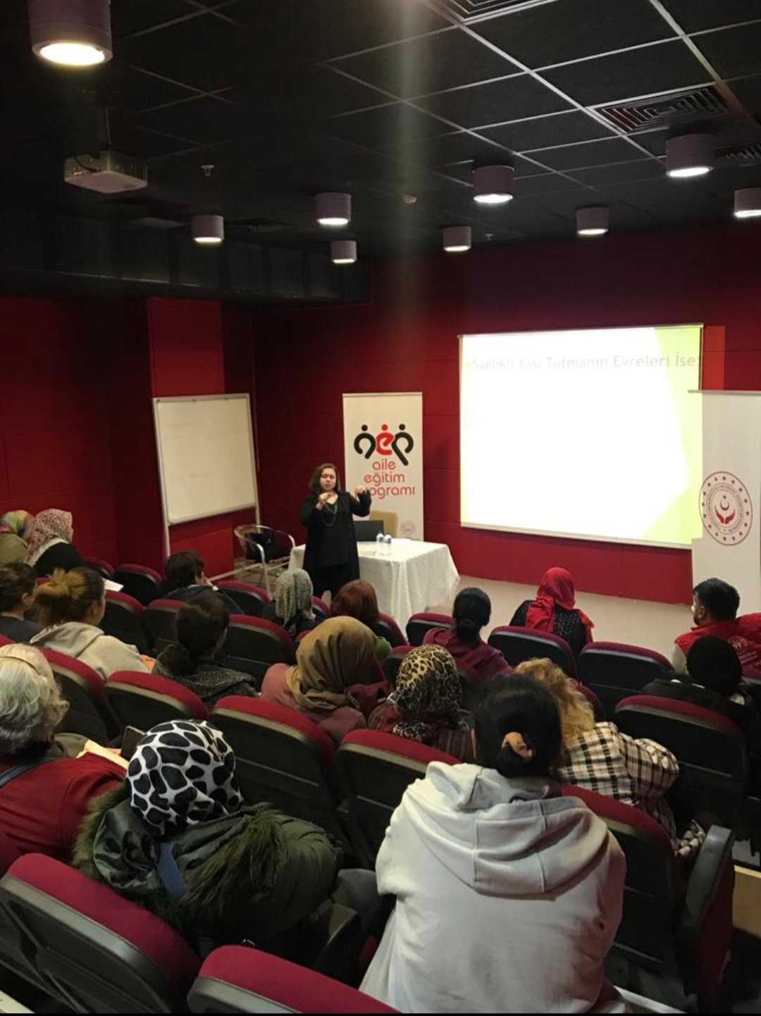 Depremden etkilenen KYK'da misafir edilen vatandaşlarımıza "Kayıp Yas Süreci ve Yas İle Başedebilme" konuları eğitimi #YenişehirSHM tarafından verildi.. - fotoğraf 1