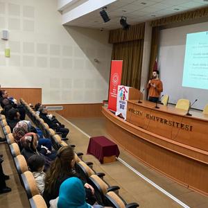 "Koruyucu Aile Tanıtım ve Ön Başvuru Alma" toplantısı, deneyimli koruyucu ailelerimizin de katılımı ile #KoruyucuAile birimimiz tarafından düzenlemeye tüm hızıyla devam ediyor.  - fotoğraf 1