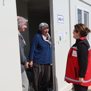 Bakanımız Derya Yanık Malatya’da Depremzedeleri Ziyaretler Etti - fotoğraf 1