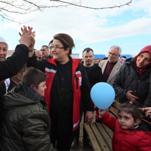 Bakanımız Derya Yanık Malatya’da Depremzedeleri Ziyaretler Etti - fotoğraf 9