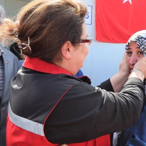Minister Derya Yanık Visited the Earthquake Survivors in Malatya - fotoğraf 15