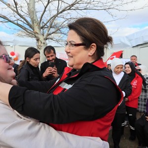 Minister Derya Yanık Visited the Earthquake Survivors in Malatya - fotoğraf 10