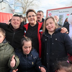 Minister Derya Yanık Visited the Earthquake Survivors in Malatya - fotoğraf 11