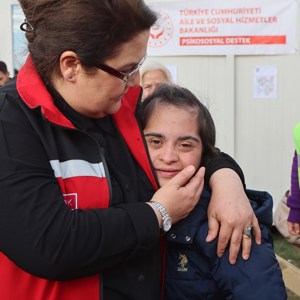 Minister Derya Yanık Visited the Earthquake Survivors in Malatya - fotoğraf 8
