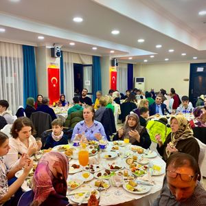 Valimiz Sayın Muammer EROL Şehit Aileleri Gazi ve Yakınları İle İftar Programında Bir Araya Geldi - fotoğraf 5