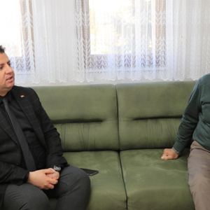 İl Müdürümüz Serdar Demirci, Şehidimiz Fuat Uçar’ın ailesi ve Gazimiz Kadir Erden’i ziyaret etti. - fotoğraf 2