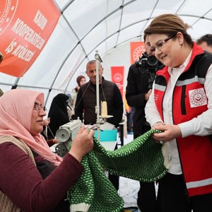 Aile ve Sosyal Hizmetler Bakanlığı Depremzede Kadınlar İçin İş Atölyeleri Kuruyor - fotoğraf 1