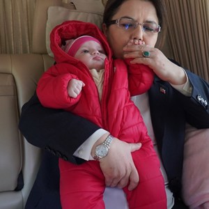 “Mucize Bebek” Bakanımız Derya Yanık Tarafından Annesine Teslim Edildi - fotoğraf 3