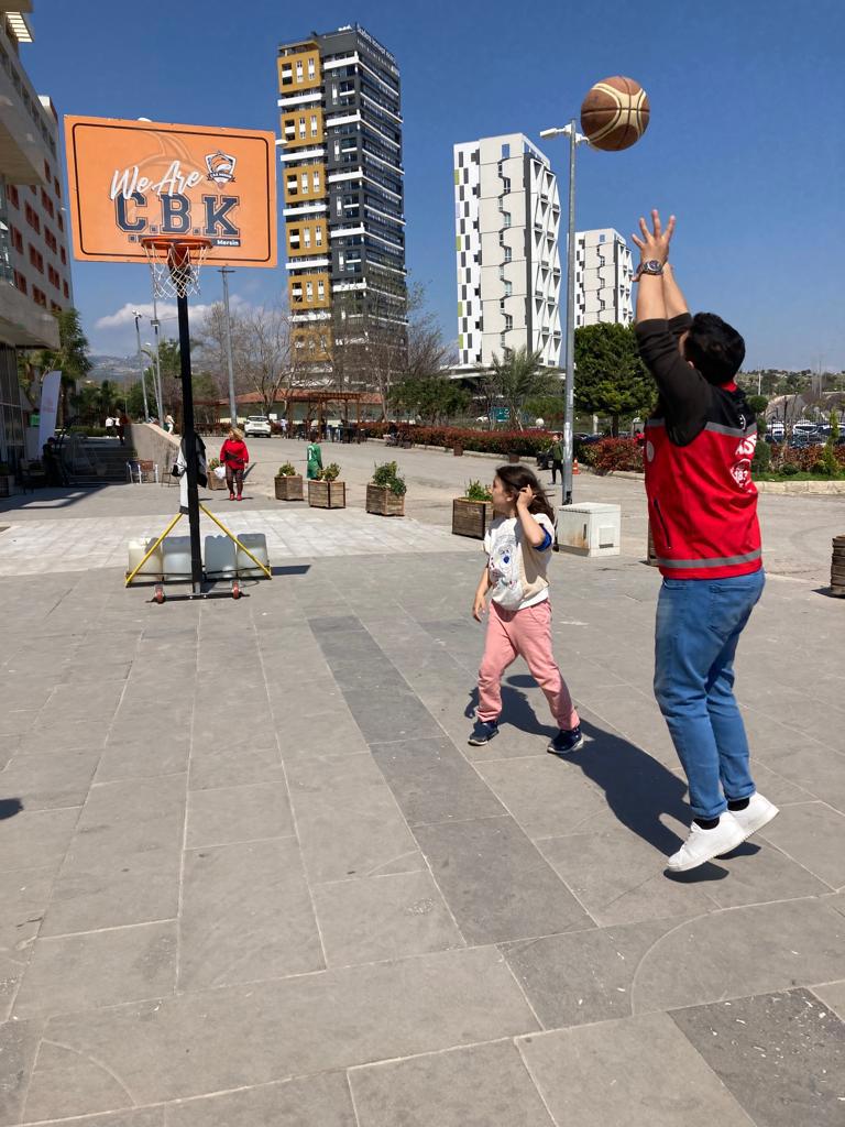Tüm gayretimiz gülümsemeniz için...Gözlerinizdeki sevgi ve umut ışığı hiç sönmesin. İlimizde misafir edilen depremden etkilenen çocuklarımızla... - fotoğraf 2