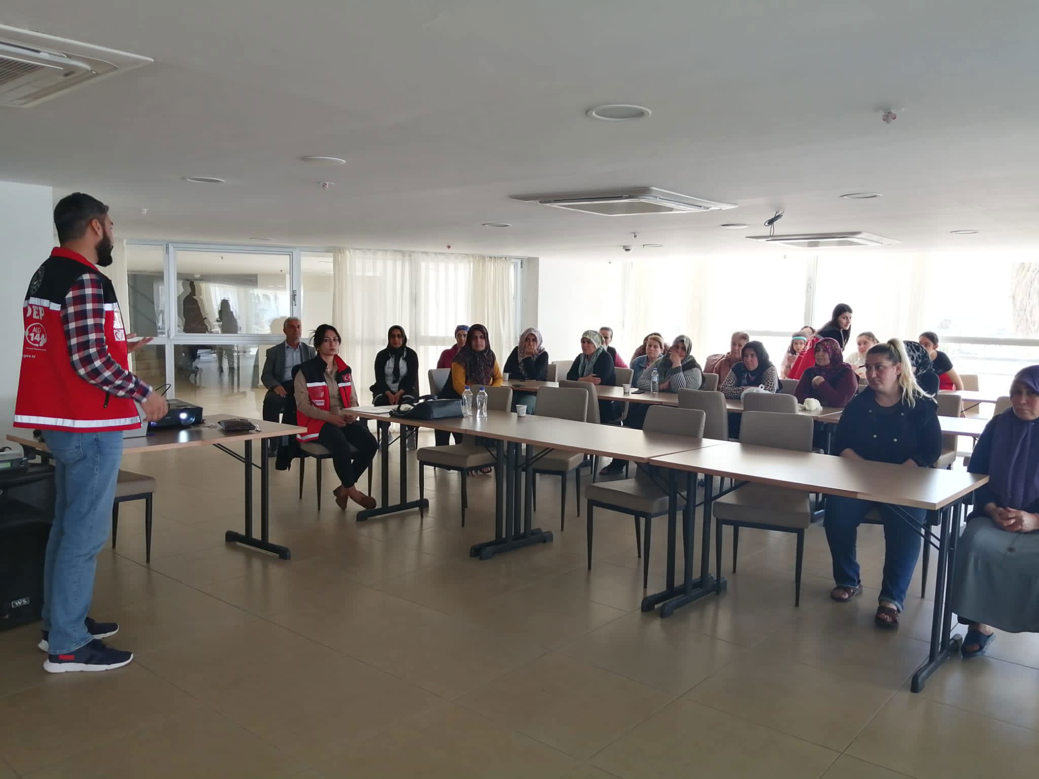 Ülkemizi yasa boğan deprem felaketinden etkilenen ve KYK yurtlarımızda kalan afetzede vatandaşlarımız için #PsikoEğitim lerimize devam ediyoruz. - fotoğraf 2
