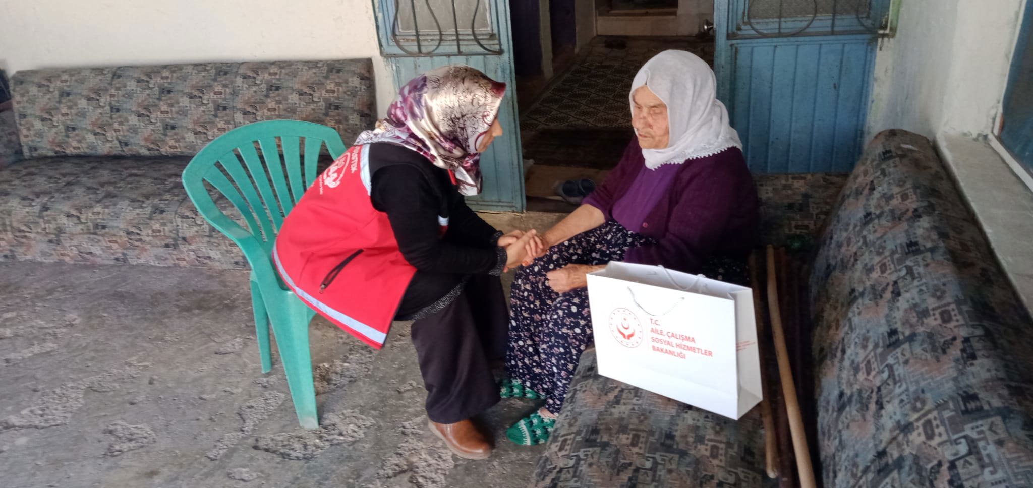 #ErdemliSHM tarafından sönmeyen meşalelerimiz  Gazilerimiz ve Şehit ailelerimiz ziyaret edilmiştir. - fotoğraf 1