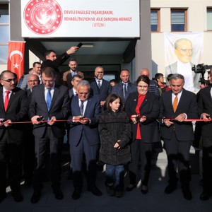 Bakanımız Derya Yanık Kayseri’de Engelsiz Yaşam Bakım Rehabilitasyon ve Aile Danışma Merkezi’nin Açılışını Yaptı - fotoğraf 1